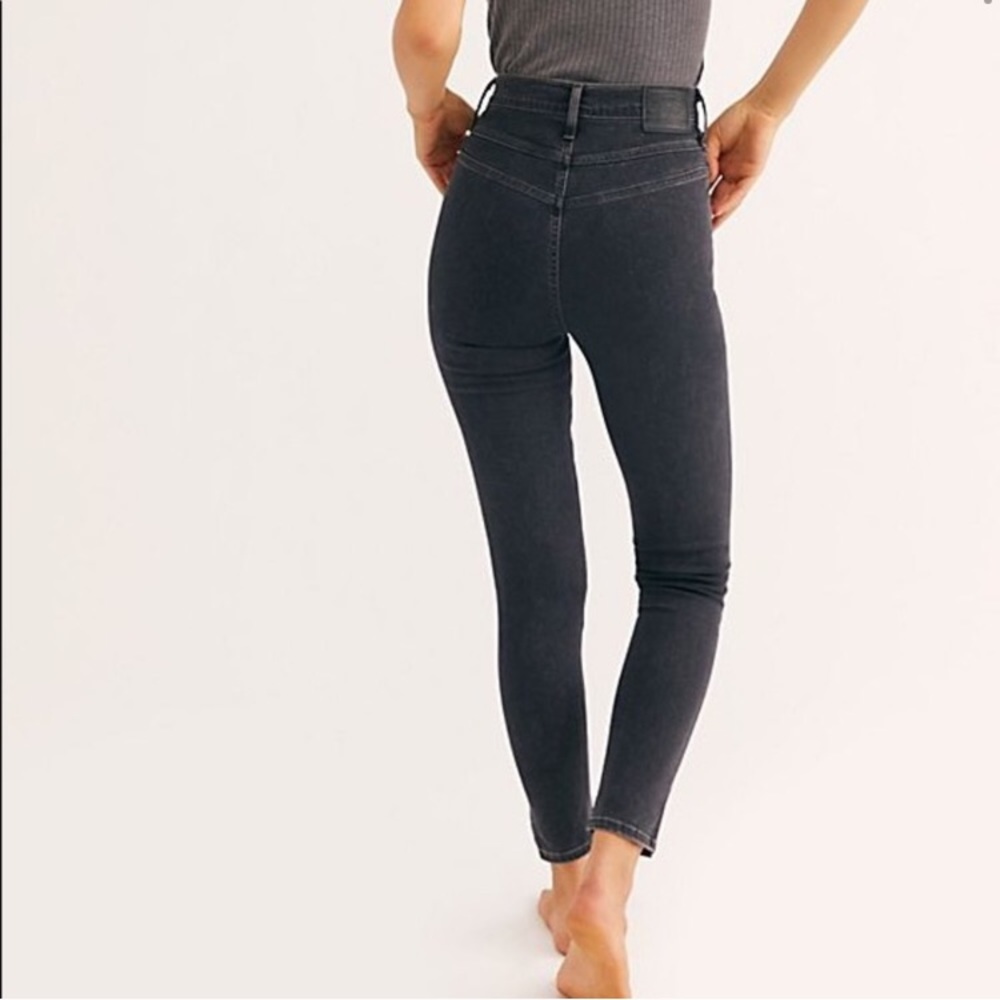 Mile High Booty Skinny Jeans dark wash